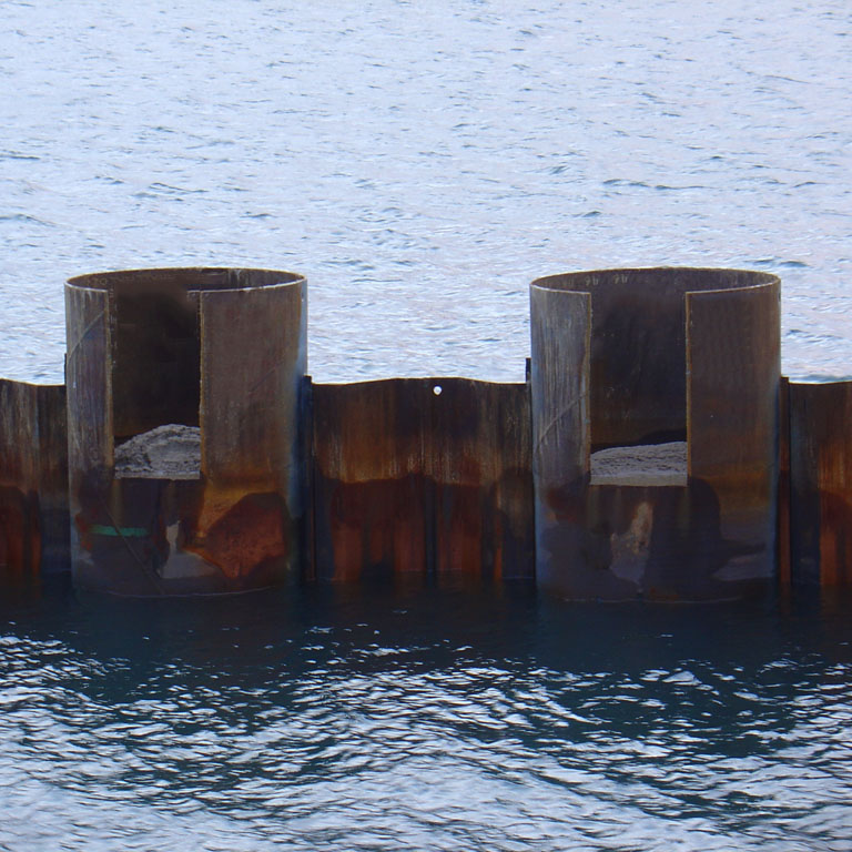 Construction Technology of Lengthy Steel Sheet Pile for Luneng Wharfs in Luoyuan Bay