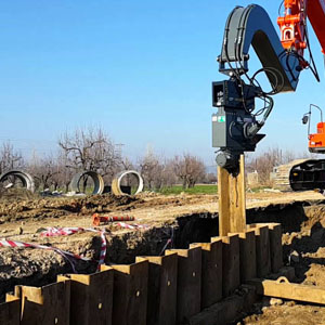 Improved Construction Technology of Steel Sheet Pile Cofferdam Based on Monitoring Data